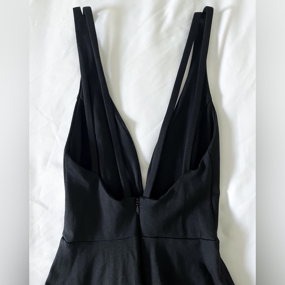 Lulu’s Black Deep V-Neck Fit and Flare Mini Party Dress Size XS - Picture 13 of 16
